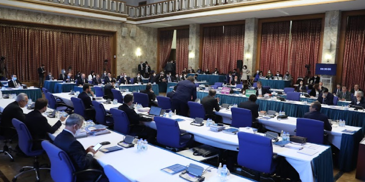 Dersim Dağ: Mahallelerde güvenlik güçlerinin gözleri önünde uyuşturucu satılıyor Dersim Dağ: Mahallelerde güvenlik güçlerinin gözleri önünde uyuşturucu satılıyor