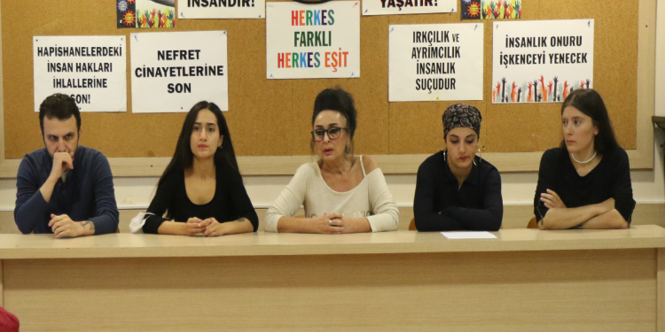 DAF’taki şiddet, baskı ve sömürü çarkını anlattılar DAF’taki şiddet, baskı ve sömürü çarkını anlattılar