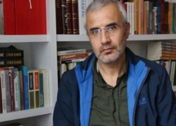 Yayıncı Azad Zal’a hapis istemi