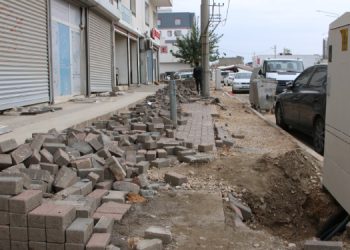 DEDAŞ’ın kazıdığı çukurlar kazalara davetiye çıkarıyor