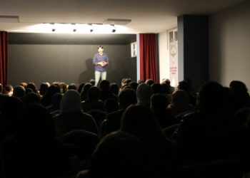 Kürtçe oyunun gösterimine ‘gerekçesiz’ yasak