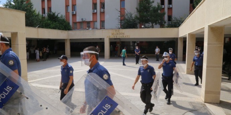 Üniformalı cinsel saldırı faillerine bir cezasızlık örneği Üniformalı cinsel saldırı faillerine bir cezasızlık örneği