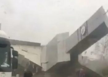 İBB: İstanbul’da 327 çatı uçtu, 1517 ağaç devrildi