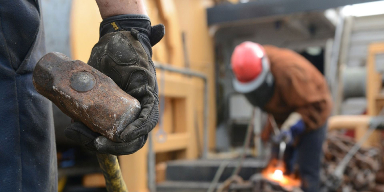 135 bin işçinin gözü TİS görüşmelerinde 135 bin işçinin gözü TİS görüşmelerinde