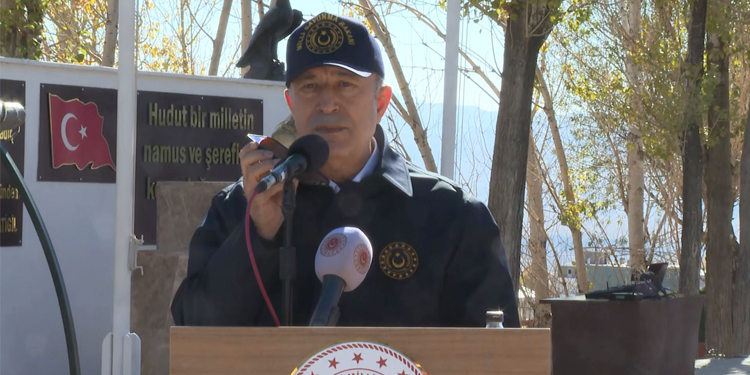 Bakan Akar’dan İran sınırında inceleme Bakan Akar’dan İran sınırında inceleme