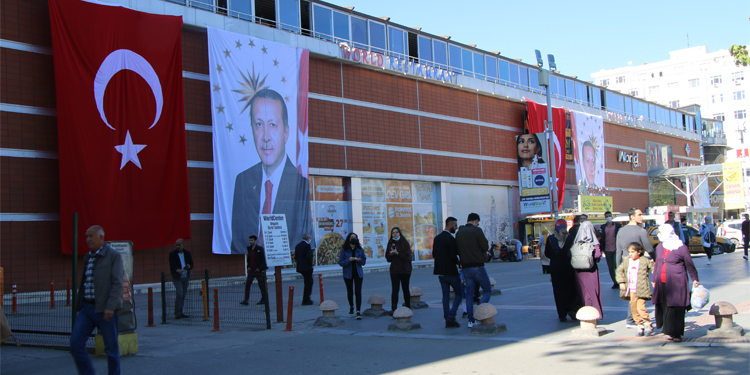 Erdoğan katılacağı törene katılma zorunluluğu Erdoğan katılacağı törene katılma zorunluluğu