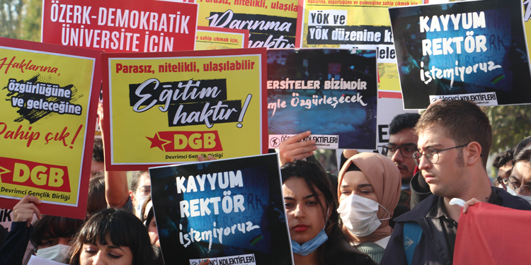 Gençlik örgütlerinden YÖK protestosu Gençlik örgütlerinden YÖK protestosu