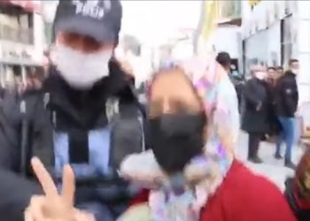 ”Herkes bilsin Kürtler asla baş eğmeyecekler”