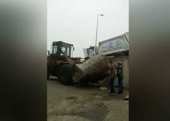 Üsküdar’da kağıt işçilerinin çekçekleri toplanıyor