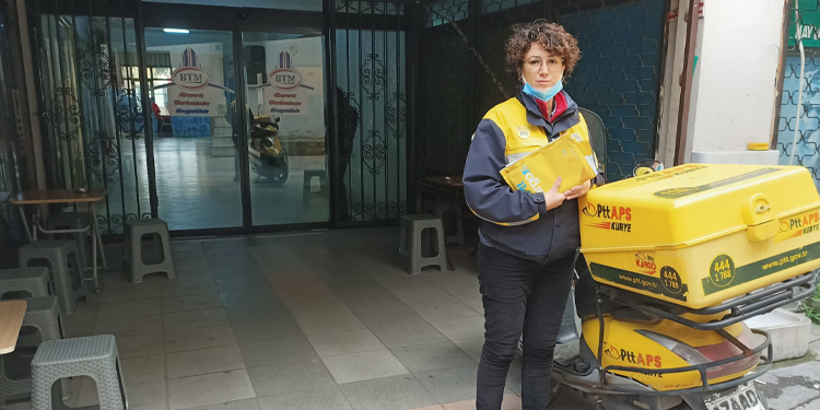 CHP’li vekile sorunlarını anlatan iki PTT işçisinin iş akdi feshedildi CHP’li vekile sorunlarını anlatan iki PTT işçisinin iş akdi feshedildi