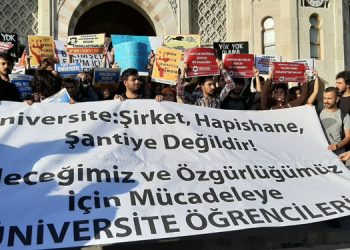 Üniversite öğrencileri: AKP ile birlikte YÖK de gidecek