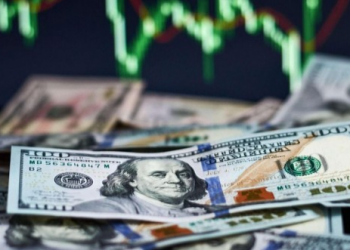 Dolar 13,6 liradan güne başladı