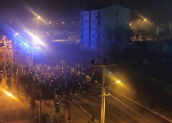 Öğrencilerden yemek ve ulaşım ücreti protestosu