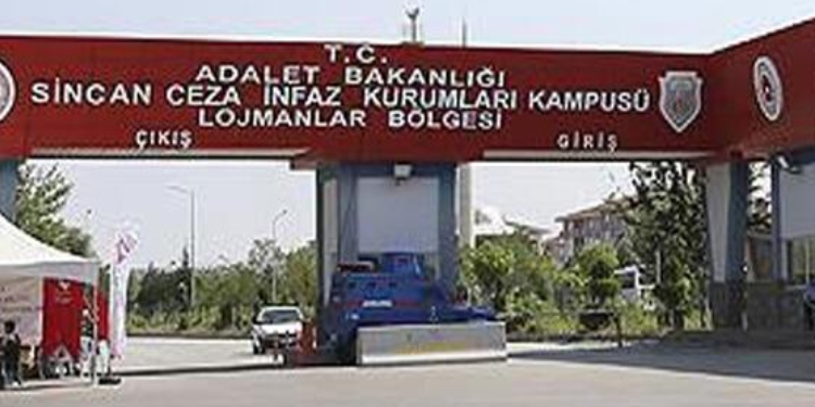 Kobanê Davası’nda gazetecilere ‘turkuaz kartı’ engeli Kobanê Davası’nda gazetecilere ‘turkuaz kartı’ engeli