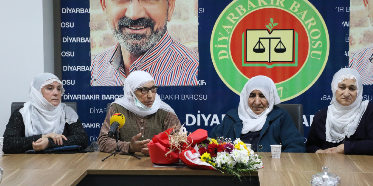 Adalet Nöbeti 22’nci gününde: Çığlığımızı duyun Adalet Nöbeti 22’nci gününde: Çığlığımızı duyun