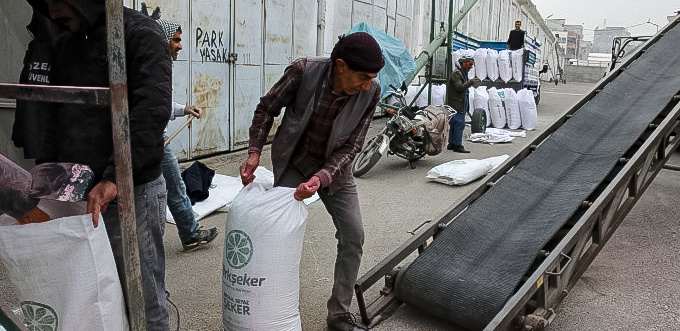 Zahireciler Borsası’nda ekmek kavgası Zahireciler Borsası’nda ekmek kavgası