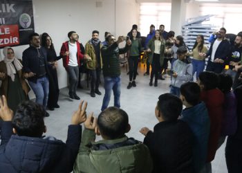 Adana’da gençlik buluşması: Değiştirmeye geliyoruz