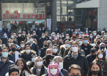 Sınavda yüksek puan alan öğretmenler mülakatta elendi: ‘Hangi kıstasa göre elediniz?’