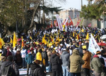 Binlerce emekçiden hükümete ‘istifa’ çağrısı