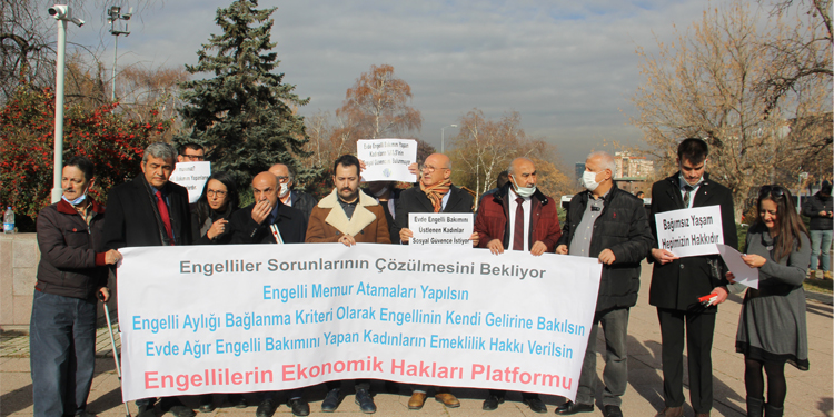 Engelliler Meclis önünde: 10 bin atama yapılmalı Engelliler Meclis önünde: 10 bin atama yapılmalı