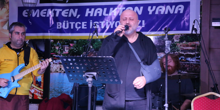 KESK’in kuruluş yıldönümü Urfa’da kutlandı KESK’in kuruluş yıldönümü Urfa’da kutlandı