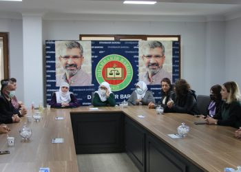 Tutuklu ailelerine ziyaret: Nöbetiniz onurumuzdur