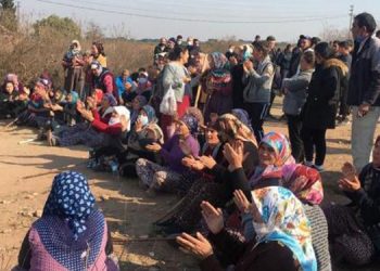 Köylüler incelemeye yapmak isteyen yetkilileri protesto etti