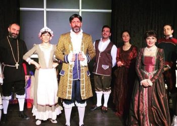 Mardin Valiliği Kürtçe tiyatroyu engelledi