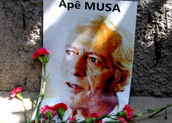 Apê Musa mezarı başında anıldı: Serptiği tohum dünyaya yayıldı