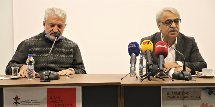 Mithat Sancar: Yüzleşme süreci barışı kalıcı kılmanın yoludur Mithat Sancar: Yüzleşme süreci barışı kalıcı kılmanın yoludur