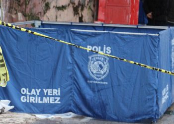 Sokakta yaşayan bir kişi yaşamını yitirdi