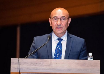 İzmir Belediyesi, Ege ve Dokuz Eylül Üniversitesi’nde ücretsiz yemek dağıtımına başladı