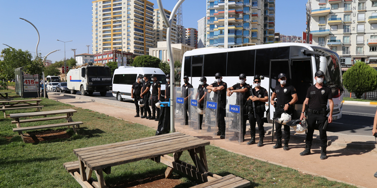 Valiliğin keyfi yasak gerekçesi: Biten açlık grevleri Valiliğin keyfi yasak gerekçesi: Biten açlık grevleri