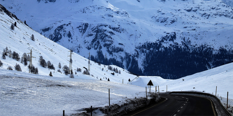Eğitime yoğun kar engeli: 16 şehirde yüz yüze eğitime ara verildi Eğitime yoğun kar engeli: 16 şehirde yüz yüze eğitime ara verildi