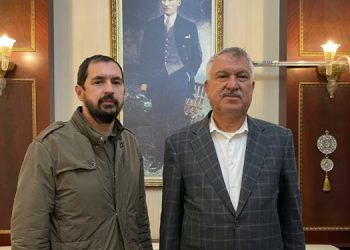 Zeydan Karalar: ‘Bir an önce bu yangın sönmeli’