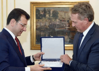 ABD’nin Ankara Büyükelçisi Jeffry Flake, İBB Başkanı İmamoğlu’nu ziyaret etti