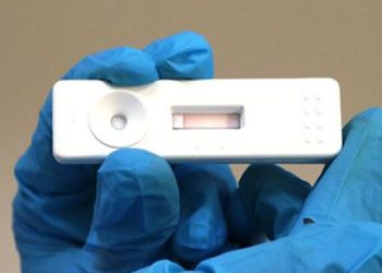 Bakan Mustafa Varank eczanelerde satışı yasaklanan kitlerin üretimiyle övündü