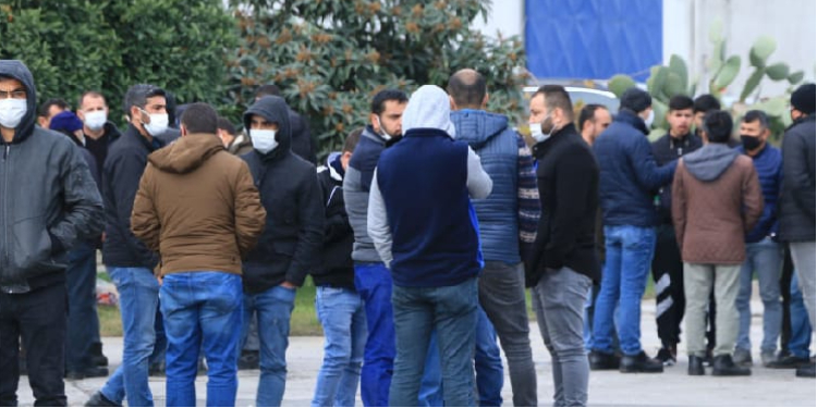 Çimsataş’ta 25 işçi işten çıkarıldı Çimsataş’ta 25 işçi işten çıkarıldı