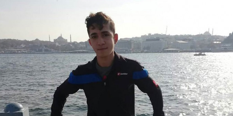 Denize atlayarak yaşamına son veren Samet Demir 13 gündür bulunamadı Denize atlayarak yaşamına son veren Samet Demir 13 gündür bulunamadı