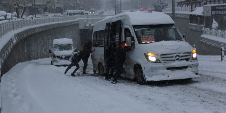 Diyarbakırlılar: Kayyum sınıfta kaldı Diyarbakırlılar: Kayyum sınıfta kaldı