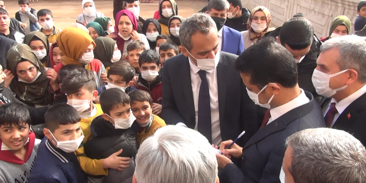 Eğitim Sen’den Milli Eğitim Bakanı’na tepki Eğitim Sen’den Milli Eğitim Bakanı’na tepki