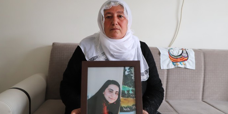 Hasta tutuklu kızının kalbi tükenmesin diye eylemde Hasta tutuklu kızının kalbi tükenmesin diye eylemde