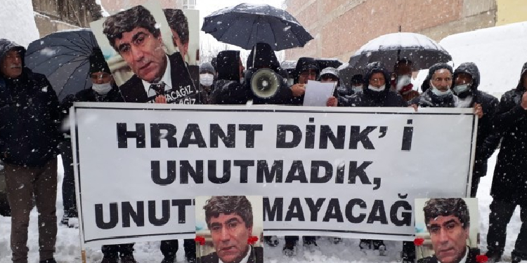 Hrant Dink doğduğu evin önünde anıldı Hrant Dink doğduğu evin önünde anıldı