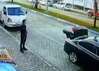 İşçiyi arabası kirlenmesin diye bagajda taşıyan patrona ceza kesildi