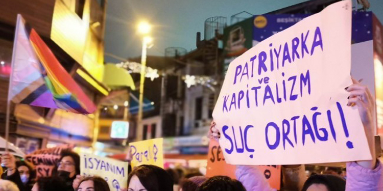 Kadınlardan sokak çağrısı: İnsanca yaşamak istiyoruz Kadınlardan sokak çağrısı: İnsanca yaşamak istiyoruz