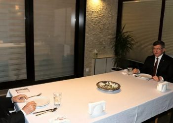 Kılıçdaroğlu, Ahmet Davutoğlu ile akşam yemeğinde bir araya geldi