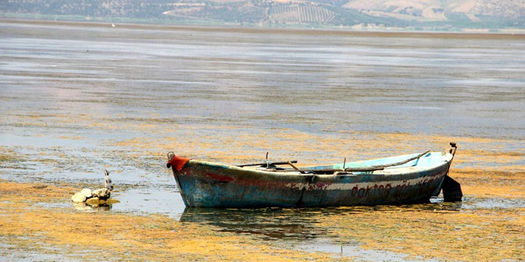 Marmara Gölü’nde kum ocağı tehlikesi Marmara Gölü’nde kum ocağı tehlikesi