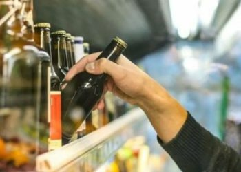 Tekel bayilerden firmalara uyarı: Zor koşullarda destek vermeyen firmaların dolaplarını kapatırız Tekel bayilerden firmalara uyarı: Zor koşullarda destek vermeyen firmaların dolaplarını kapatırız