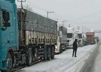 TEM’de kar temizliği: Bu kez Ankara yönü kapanacak TEM’de kar temizliği: Bu kez Ankara yönü kapanacak