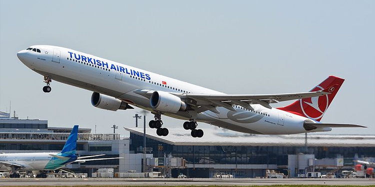 Antalya Havalimanı’nda THY uçağı kaza yaptı Antalya Havalimanı’nda THY uçağı kaza yaptı